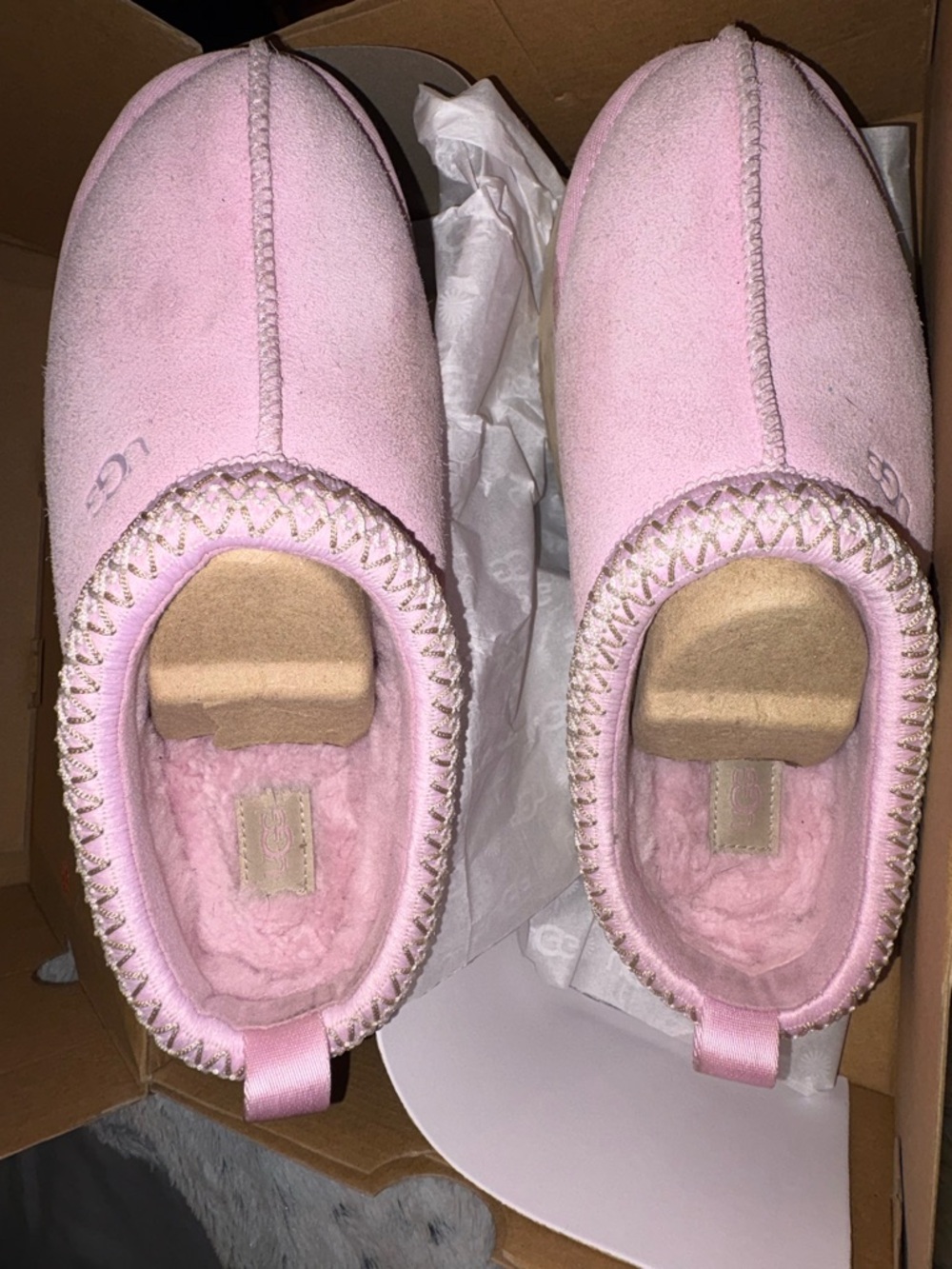 UGG Tazz II Slip-On Platform Slippers in Pink and Tan - Picture 3 of 6